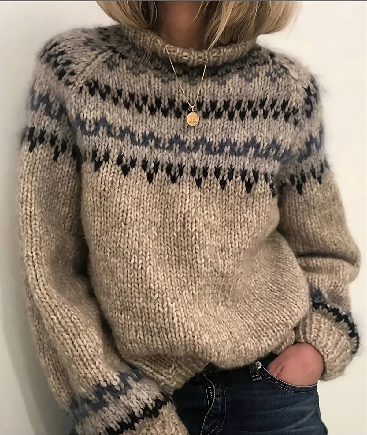 Women's Insulating Turtleneck Sweater - Cozy Wool Winter