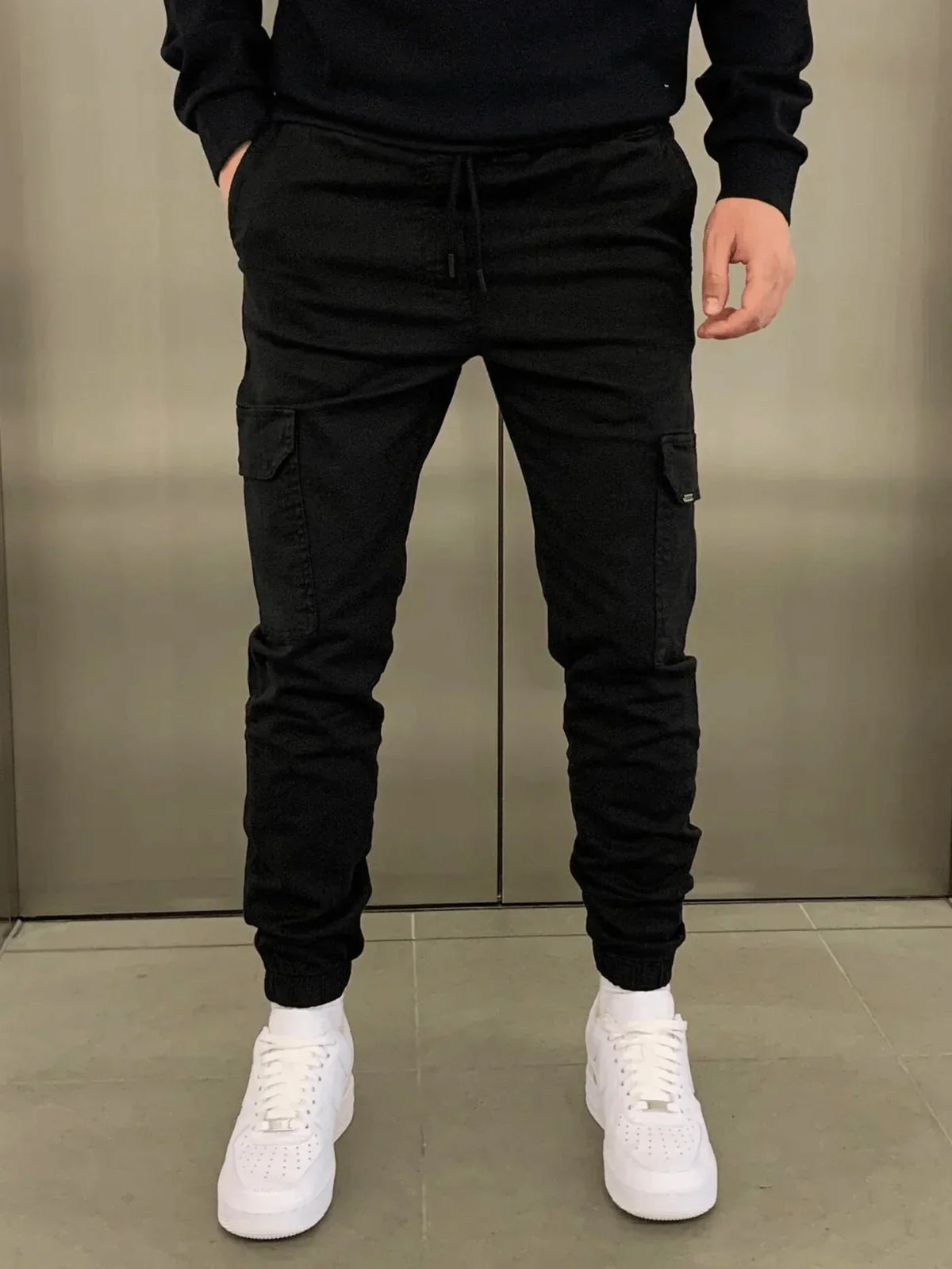 Variant image for Comfortable Loose Fit Black Cargo Pants for Women with Practical Pockets and Elastic Waistband-1