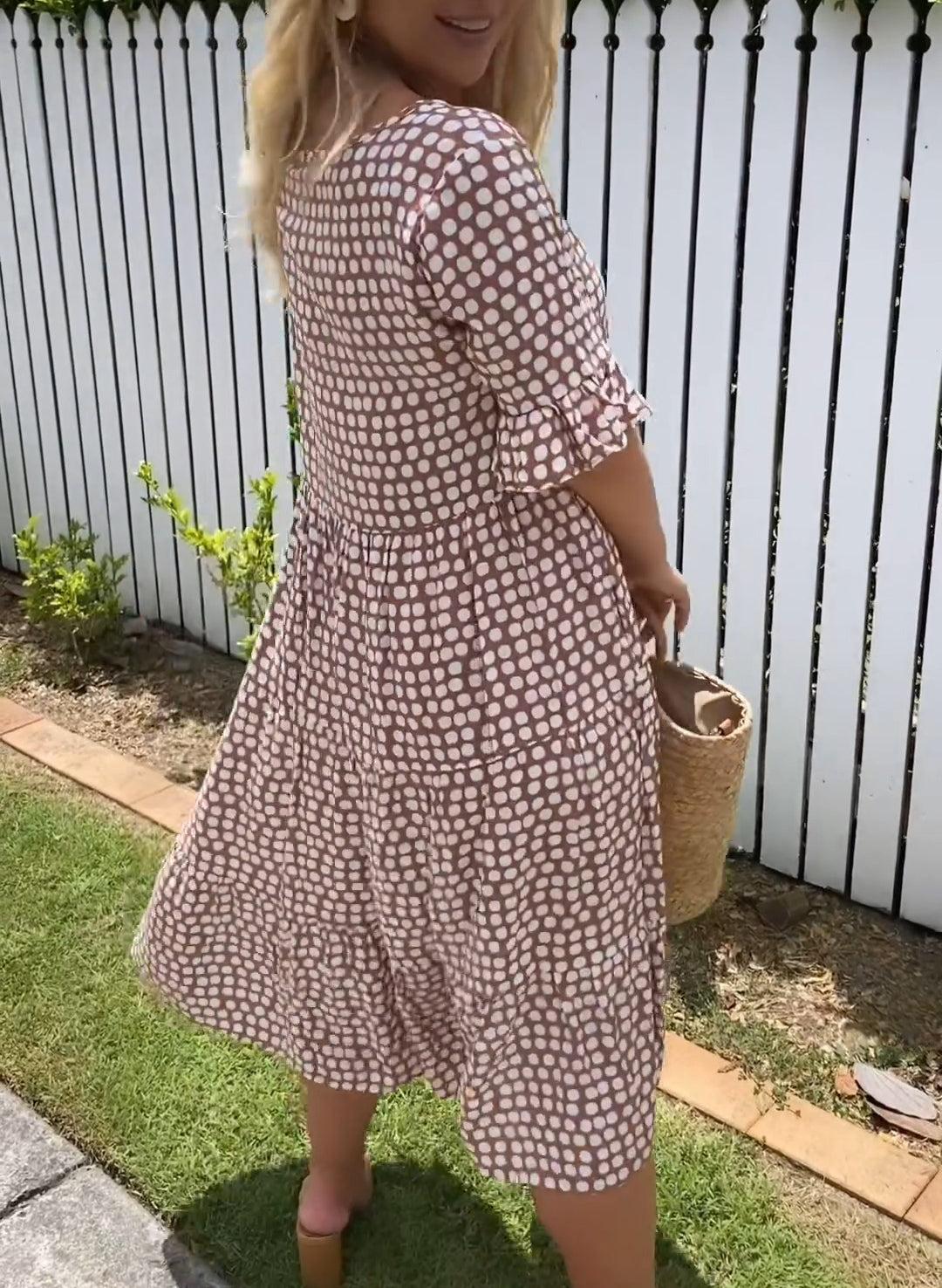 Short-Sleeve Midi Dress for Women in Polka Dot Design, Lightweight Breathable Fabric, Relaxed Fit for Summer Events-4