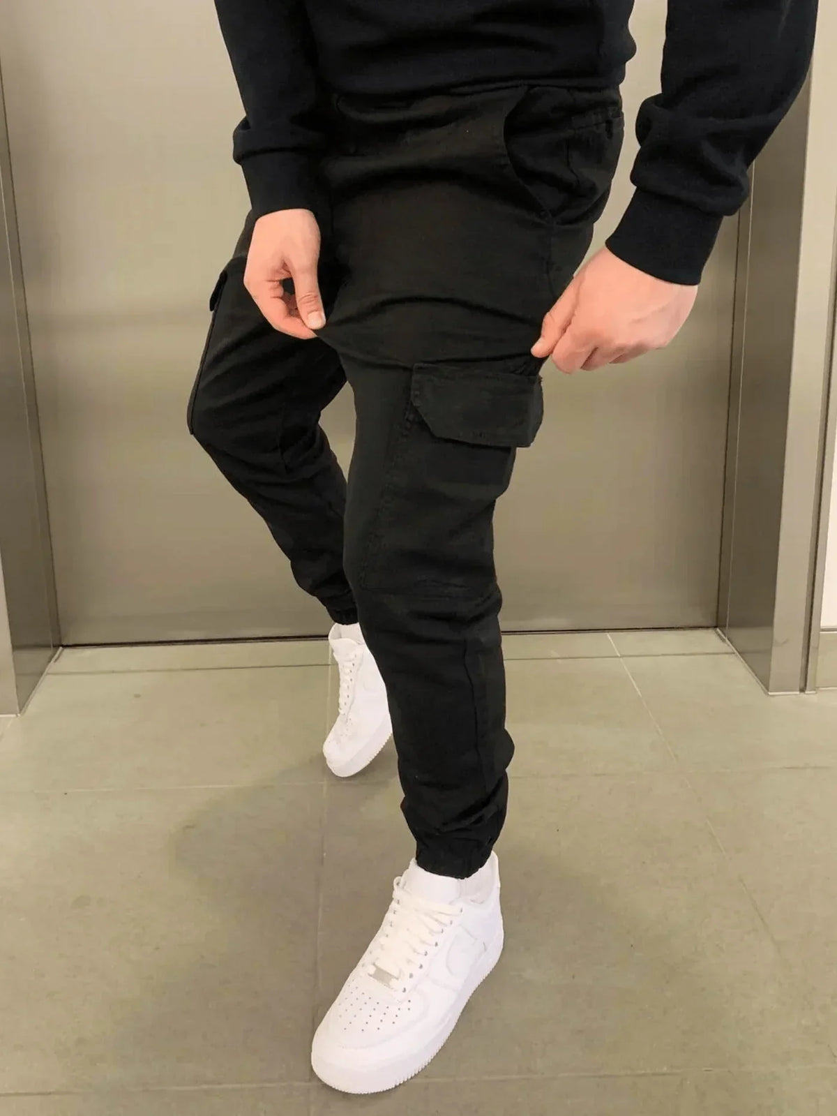 Comfortable Loose Fit Black Cargo Pants for Women with Practical Pockets and Elastic Waistband-3