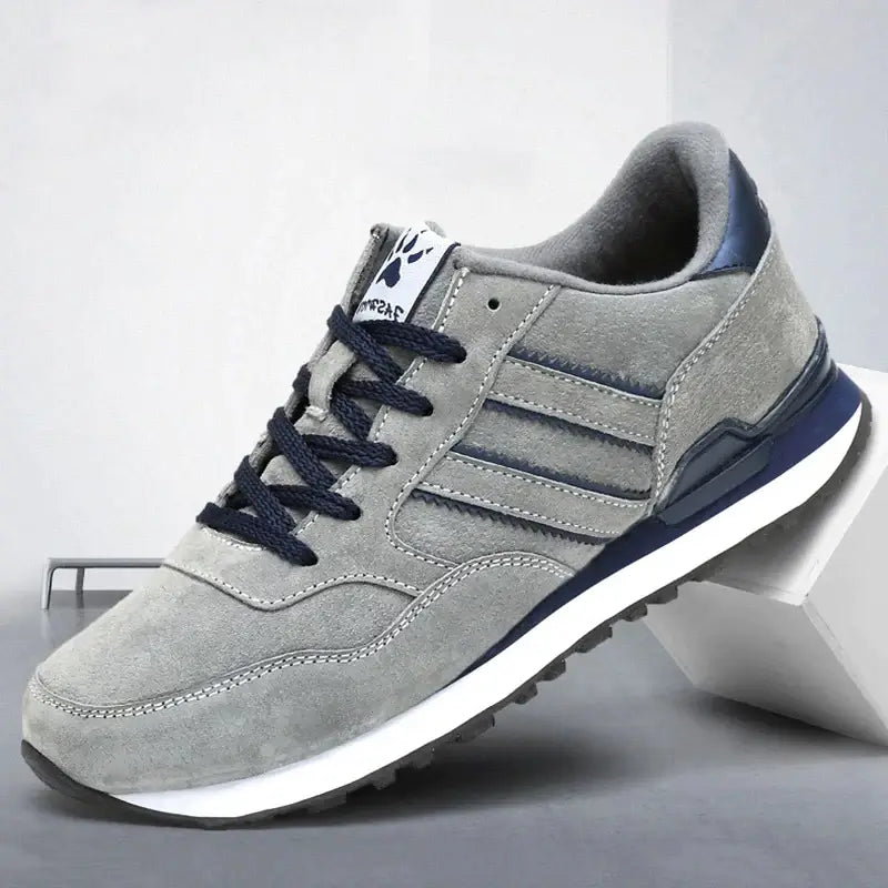 Classic Men's Sneakers, Minimalist Design, Superior Comfort, Durable Construction, Versatile for Casual and Semi-Formal Wear-6