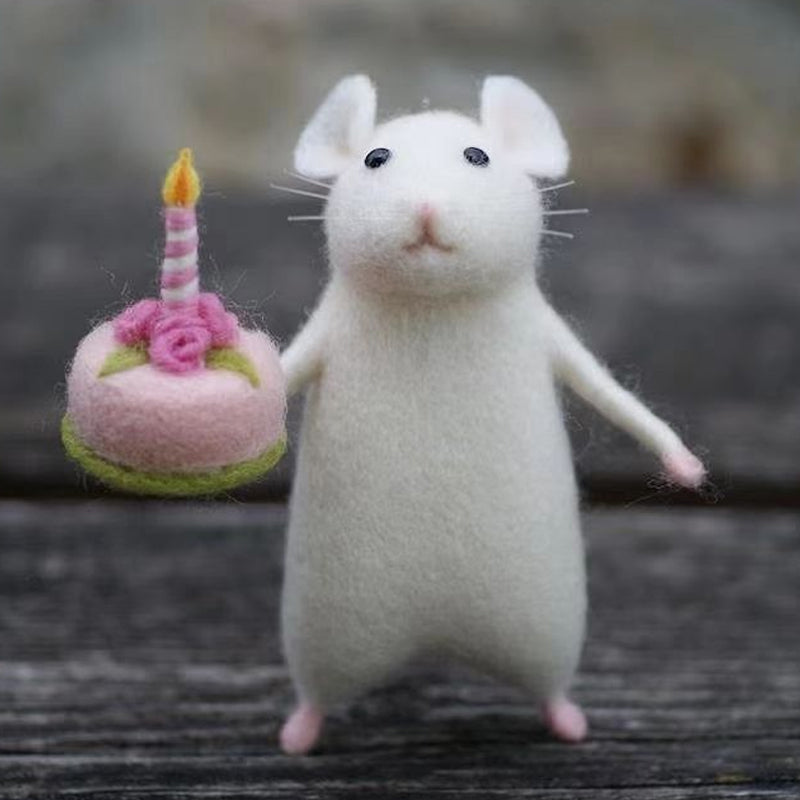 Felt Handcrafted Pumpkin Mouse Ornament - Unique Seasonal Decor for Halloween & Christmas Celebrations