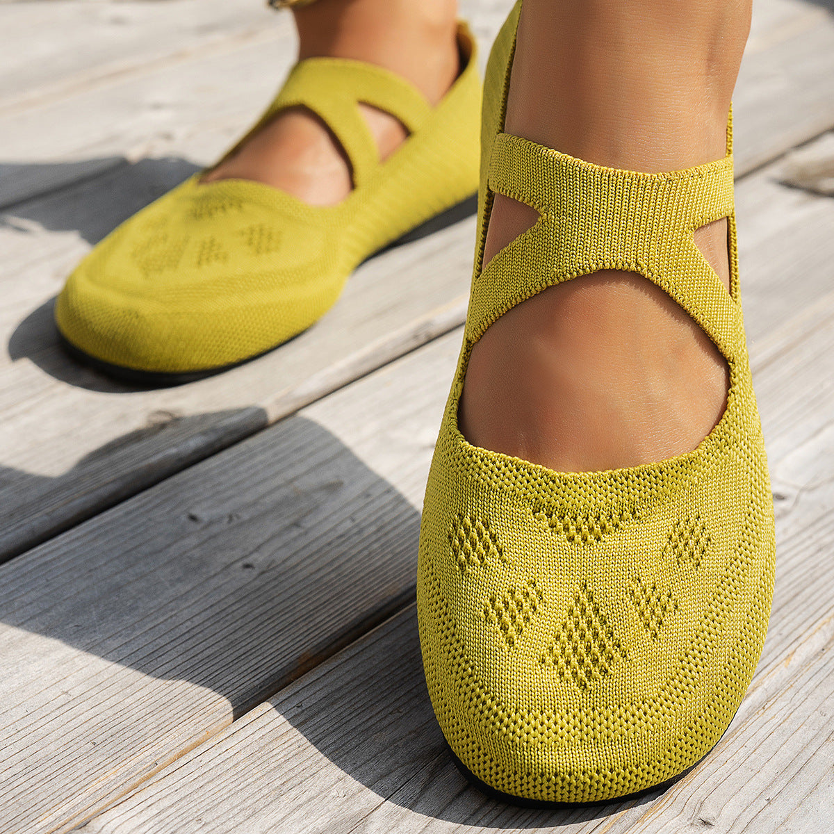 Plush cozy women's everyday flats - round-toe, fabric, casual daily wear for work and travel