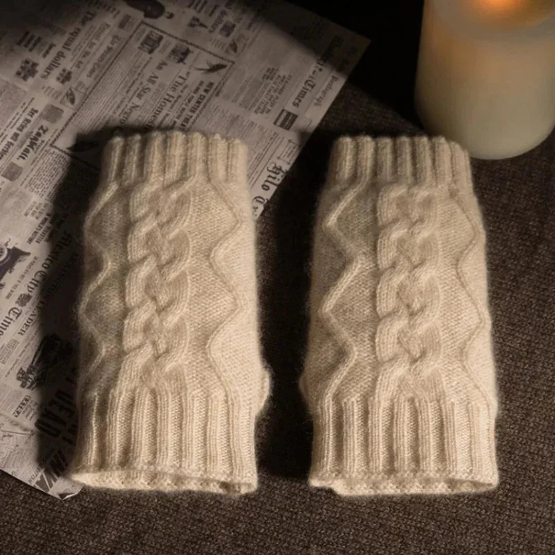 Women's Cozy Fingerless Gloves - Cable Cashmere, Winter