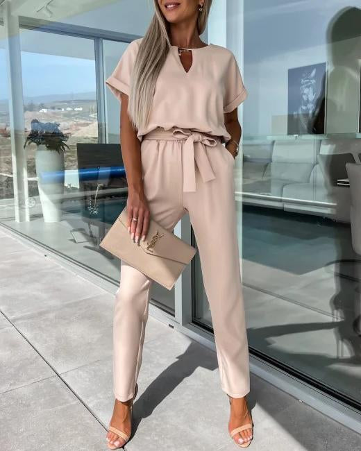 Breathable women's jumpsuit – V-neck design, high-quality fabric, for formal occasions 3
