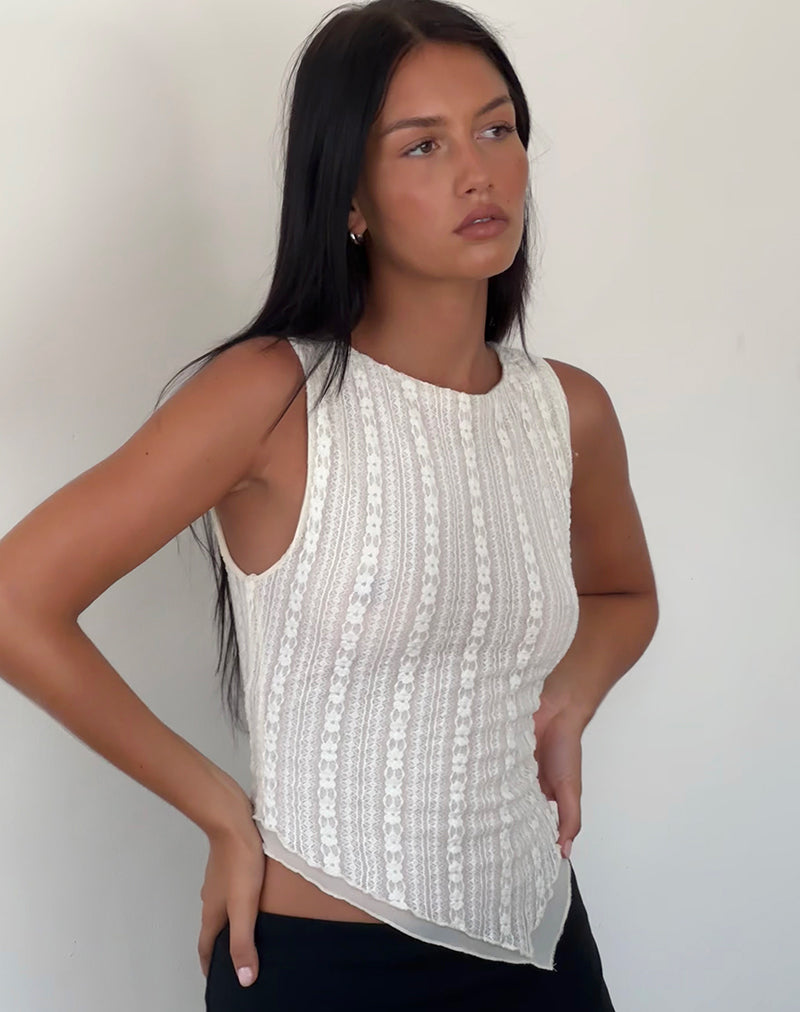 Elegant Women's Sleeveless Lace Blouse with Asymmetrical Hem and Layered Design for Casual and Formal Wear-2