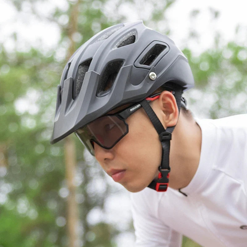 Photochromic Cycling Glasses Light MTB Road Sunglasses With UV400 Protection Summer 2026 Trend