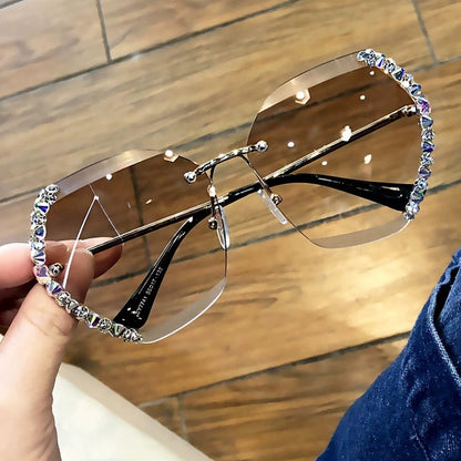 Leichte Damen-Sonnenbrillen – modernes Design, hochwertige Materialien, für den Sommer 0
