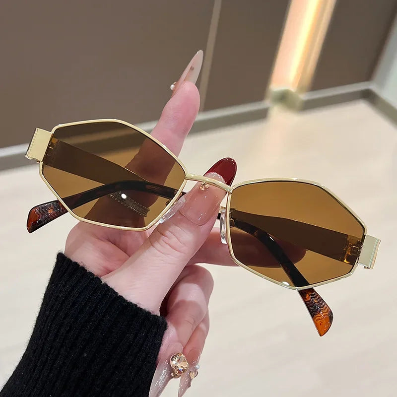 Leichte Damen Sonnenbrille – polygonales Design, metallischer Rahmen, für den Alltag 3