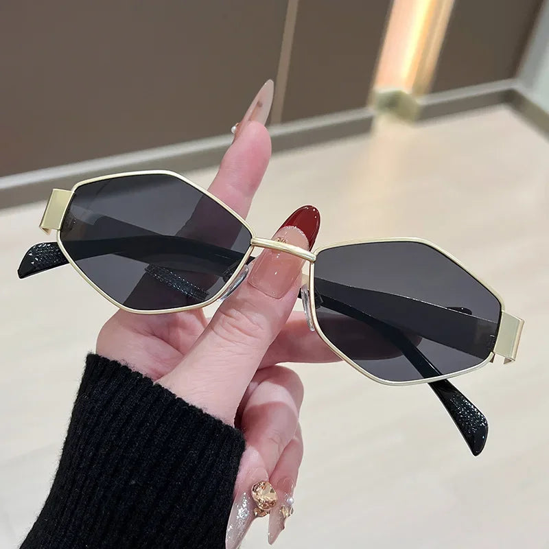 Leichte Damen Sonnenbrille – polygonales Design, metallischer Rahmen, für den Alltag 4