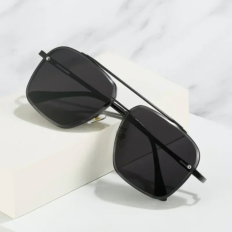Leichte Herren Sonnenbrille – quadratischer Pilotenstil, UV400 Schutz, für den Alltag 5