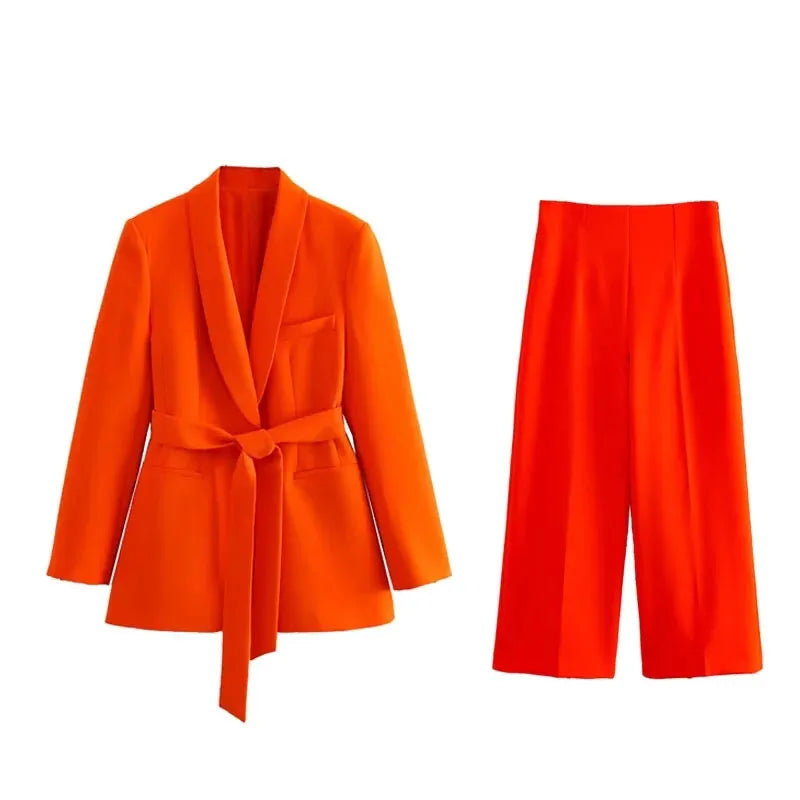 Lightweight women's blazer set – tailored blazer & pants, high-quality fabric, for formal events 7