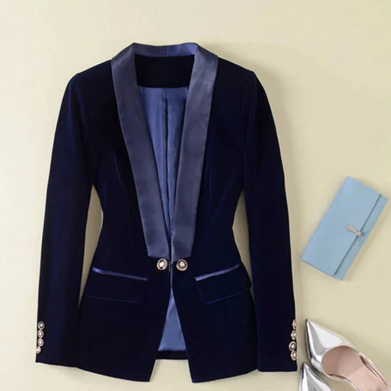 Luxurious women’s velvet blazer – satin lapel, tailored fit, for versatile occasions 8