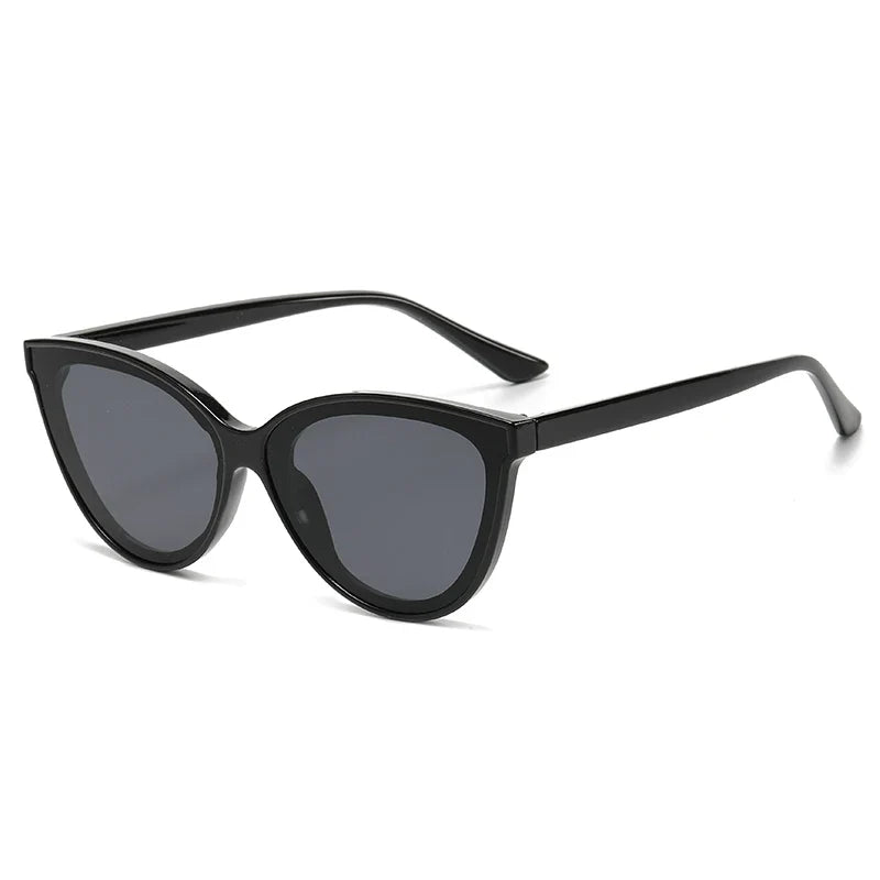 Eye Cat Sunglasses Large Frame Retro Minimalist Gradient UV400 Summer 2026 Fashion Gift Idea