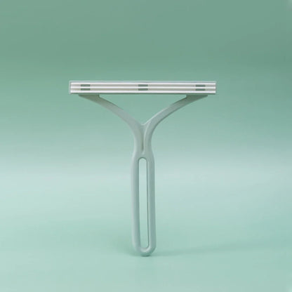 Travel-Friendly Lint Remover Brush for Pet Hair - Hand-Operated Fuzz Fabric Shaver Device for Clothes and Sofa Cleaning