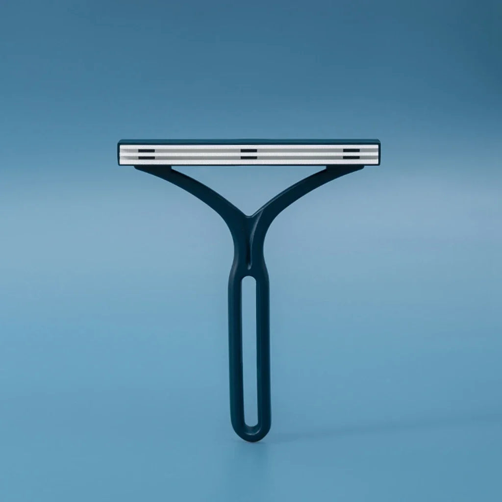 Travel-Friendly Lint Remover Brush for Pet Hair - Hand-Operated Fuzz Fabric Shaver Device for Clothes and Sofa Cleaning