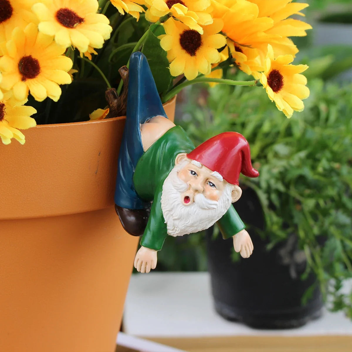 Gnome Garden Hanging Statue Resin Outdoor Ornament Summer 2026 Whimsical Garden Decor Gift Idea