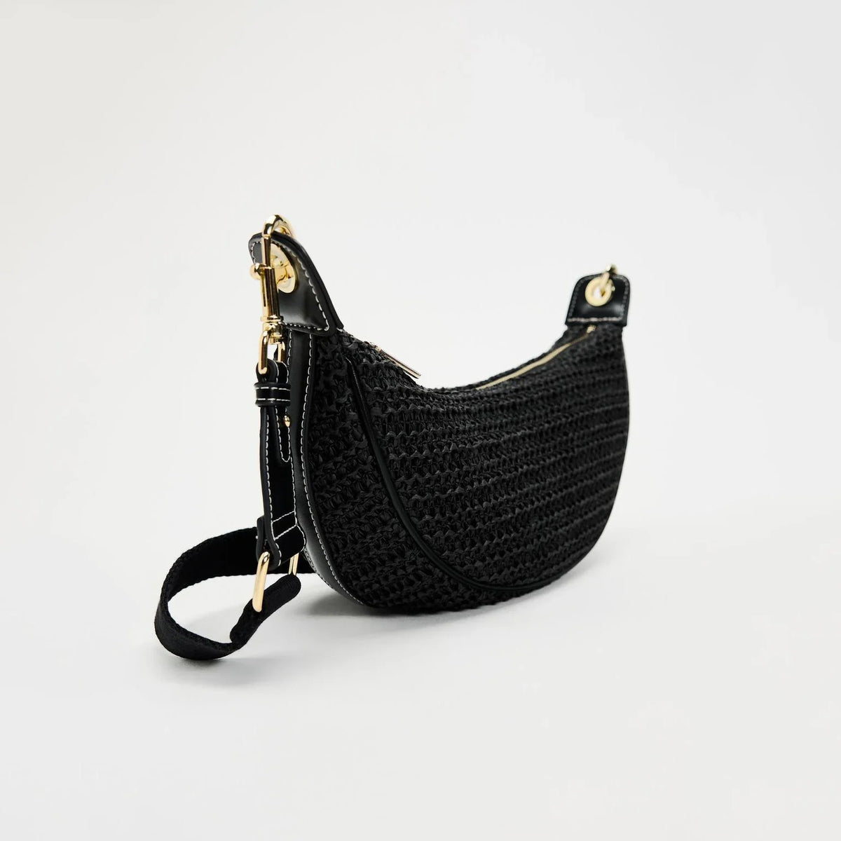 hobo style, crossbody, for beach & summer – Light women's woven straw shoulder bag