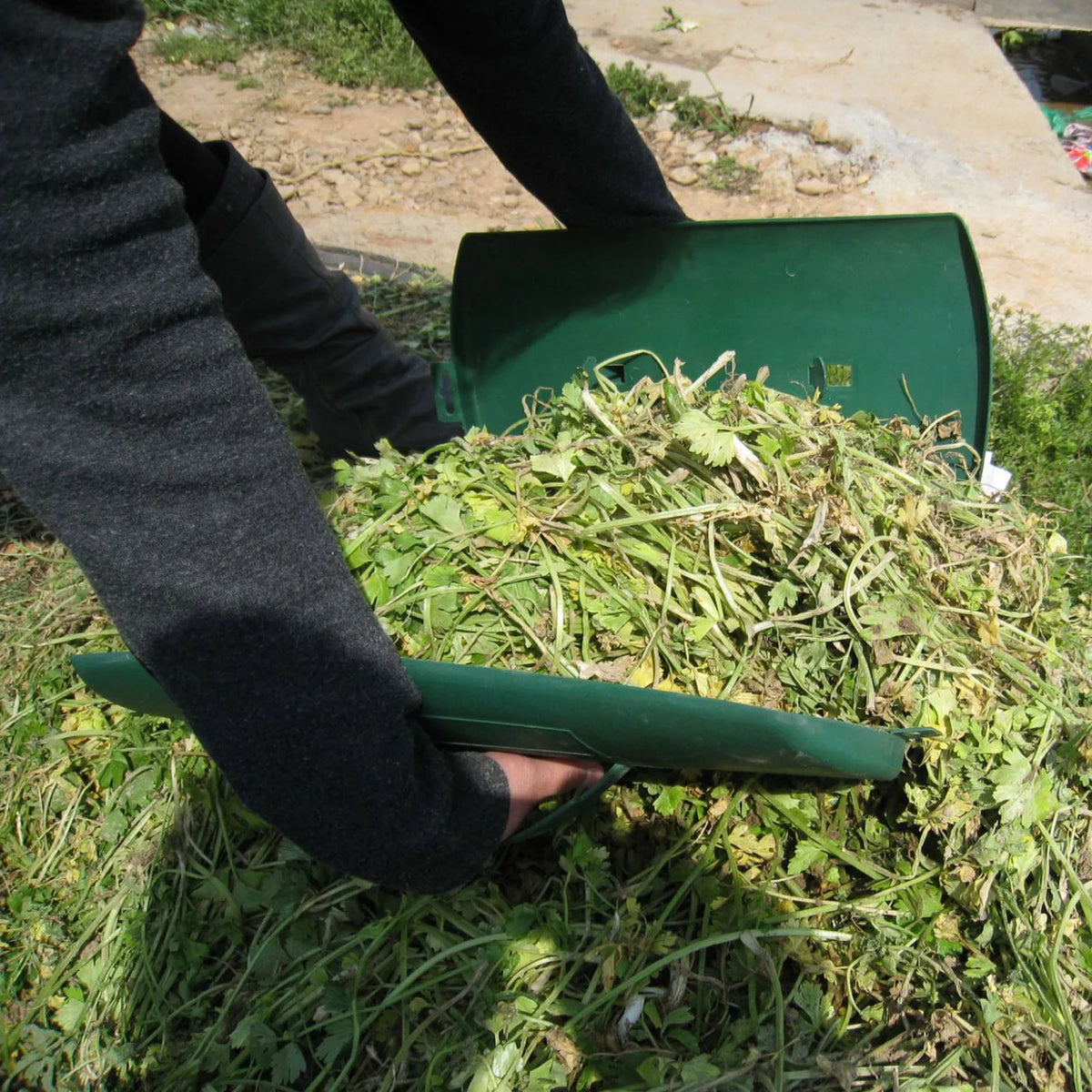 Oversized Plastic Leaf Rakes - Garden Tools for Simple Yard Cleanup & Waste Collection