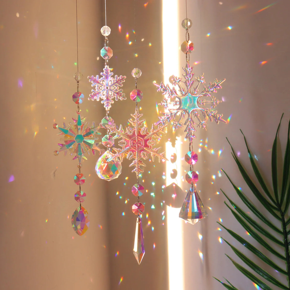 Colorful 4PCS Snowflake Crystal Sun Catcher - Christmas Tree Decoration, Rainbow Window Pendant