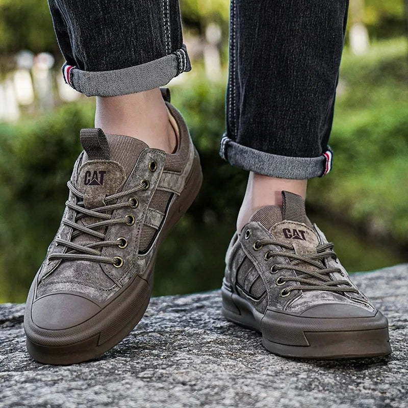 Sturdy men's outdoor sneakers - anti-slip wear-resistant fabric upper, for hiking and casual everyday