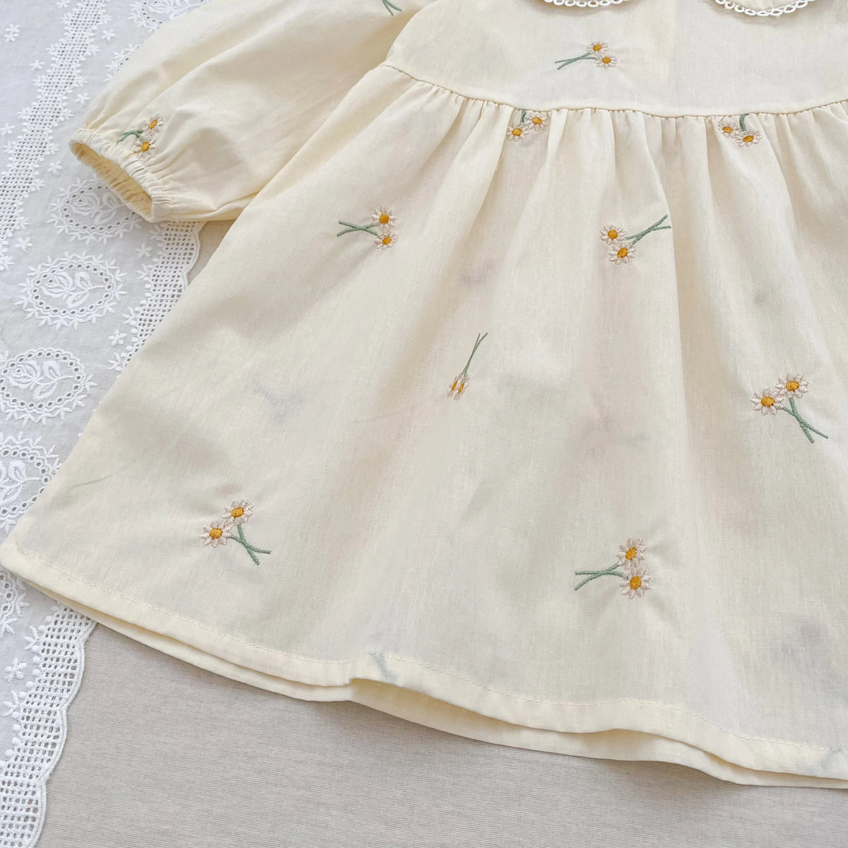 Plush, classic girls' dress - embroidered floral, Peter Pan collar, puff sleeves, cotton, for spring outings