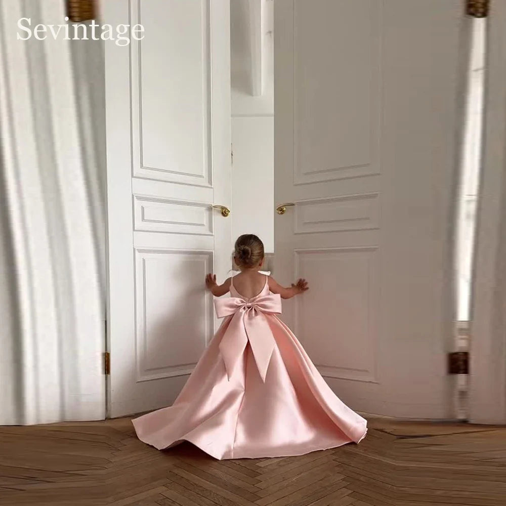 Plush timeless girls' flower girl dress - bow-back, floor-length organza, for wedding