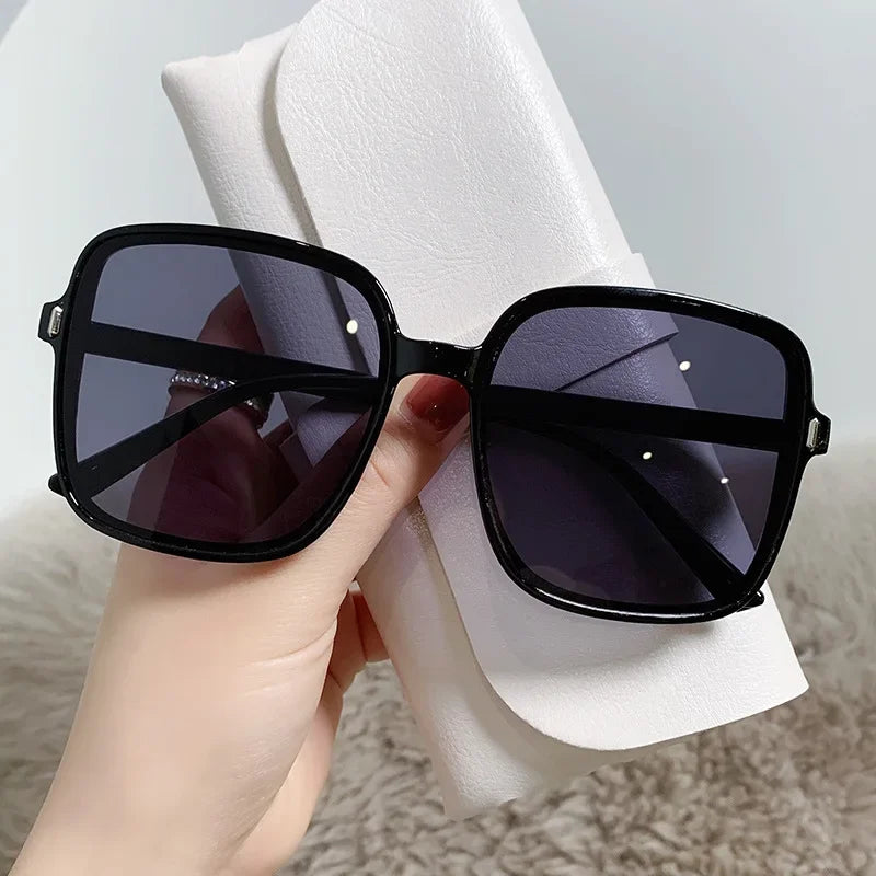 Wayfarer Vintage Sunglasses 2025 Women Fashion Shades Retro Eyewear for Outdoor Style