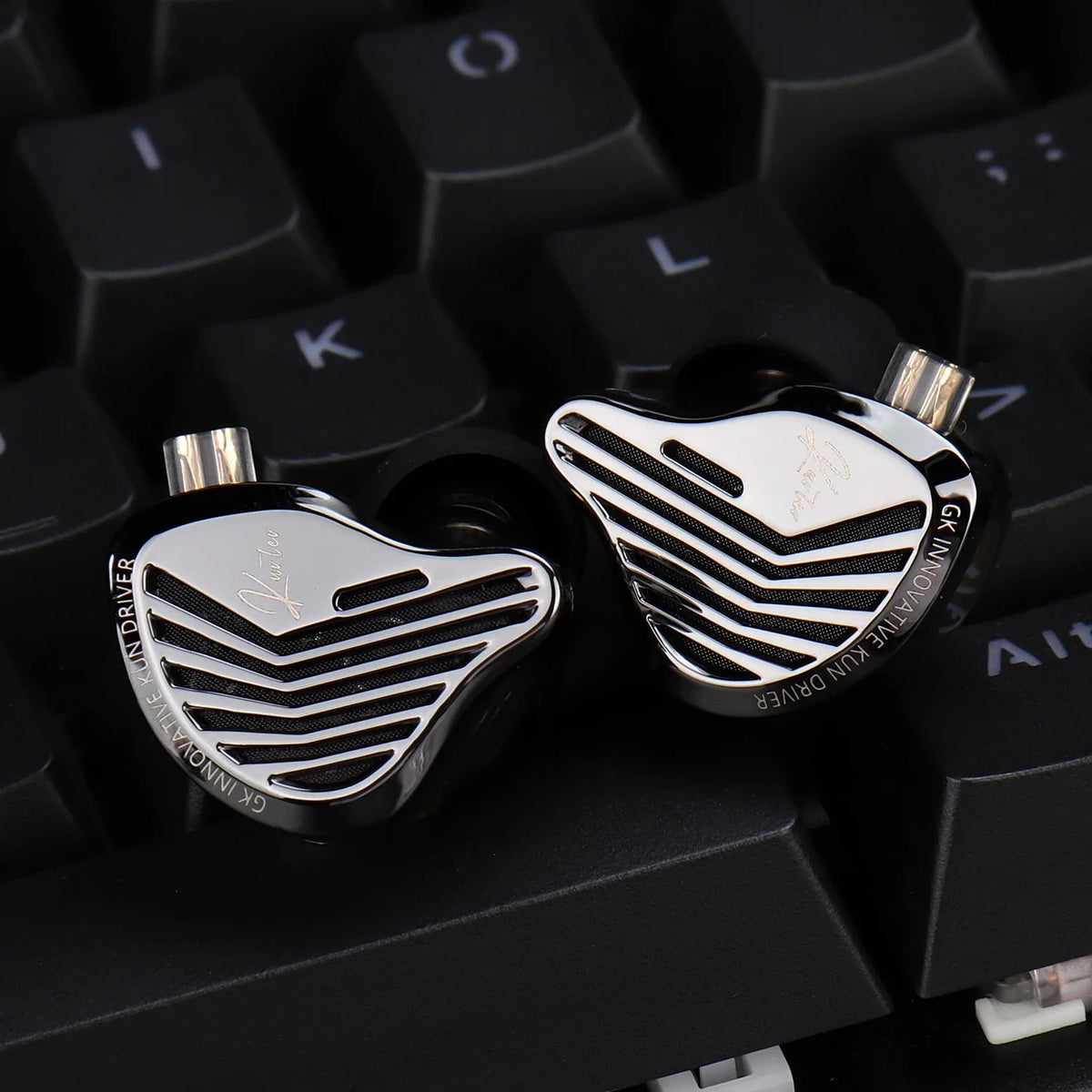 Dynamic Earphones Driver HiFi Earbuds With Detachable Cable For DJ Use Summer 2026 Trend