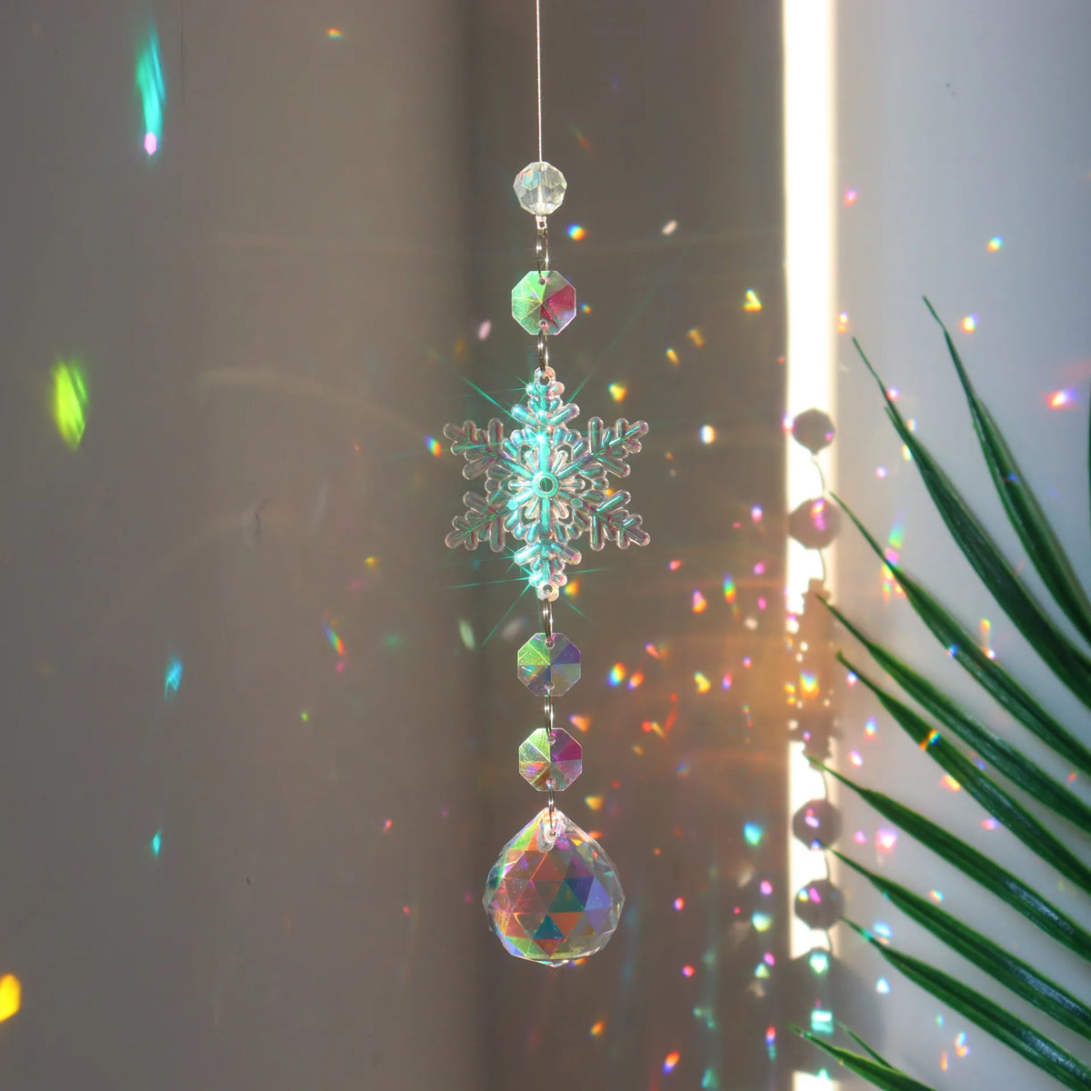 Colorful 4PCS Snowflake Crystal Sun Catcher - Christmas Tree Decoration, Rainbow Window Pendant