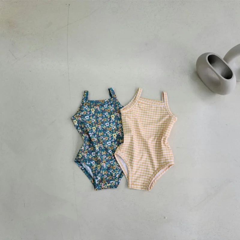 Light baby girls' one-piece swimsuit - polka-dot suspender style with hat, nylon, cozy for summer beach wear