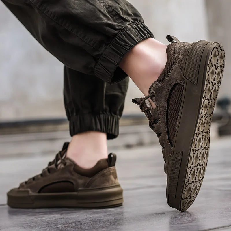 Sturdy men's outdoor sneakers - anti-slip wear-resistant fabric upper, for hiking and casual everyday