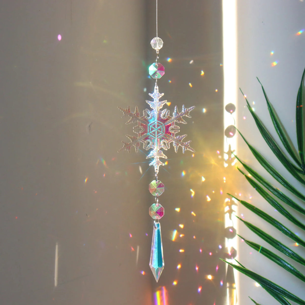 Colorful 4PCS Snowflake Crystal Sun Catcher - Christmas Tree Decoration, Rainbow Window Pendant