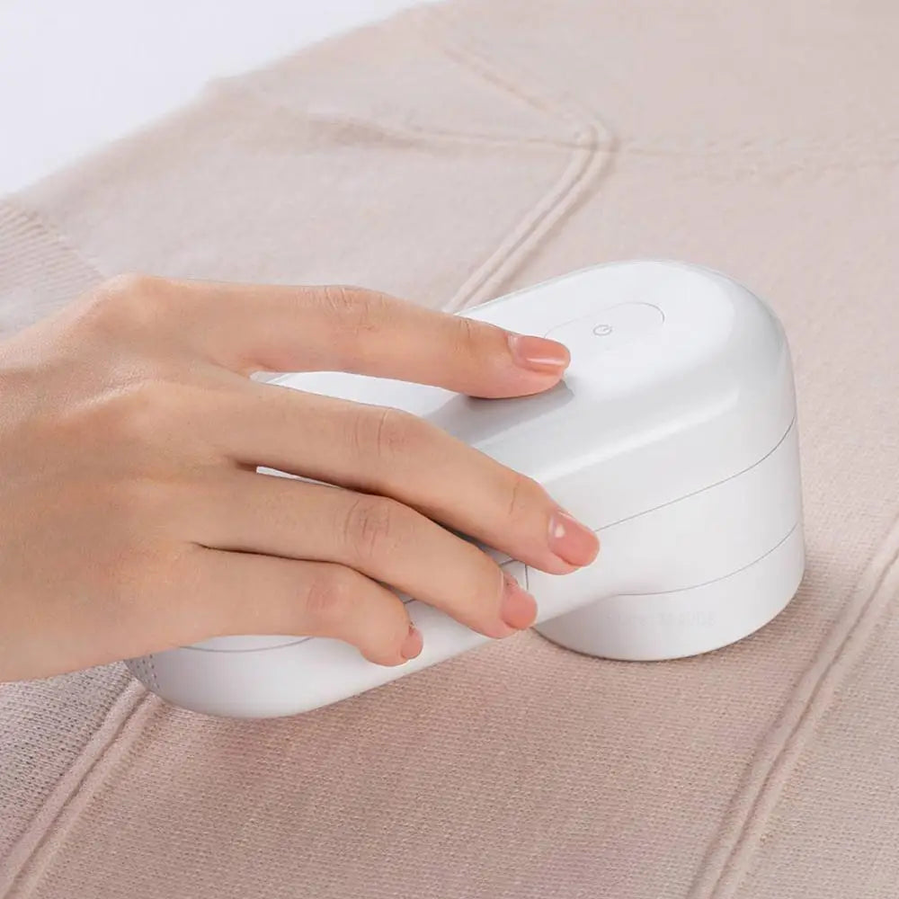 Lint Remover Battery-Powered Travel-Friendly Fabric Shaver Eco Clothes
