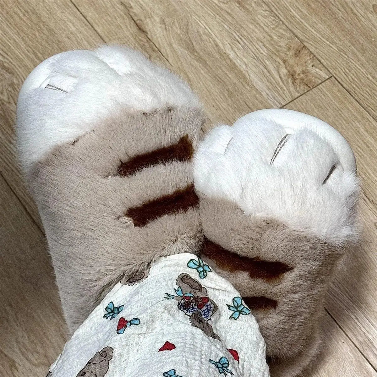 cozy Warm unisex slippers - cat-paw plush design, plush faux fur, indoor winter wear