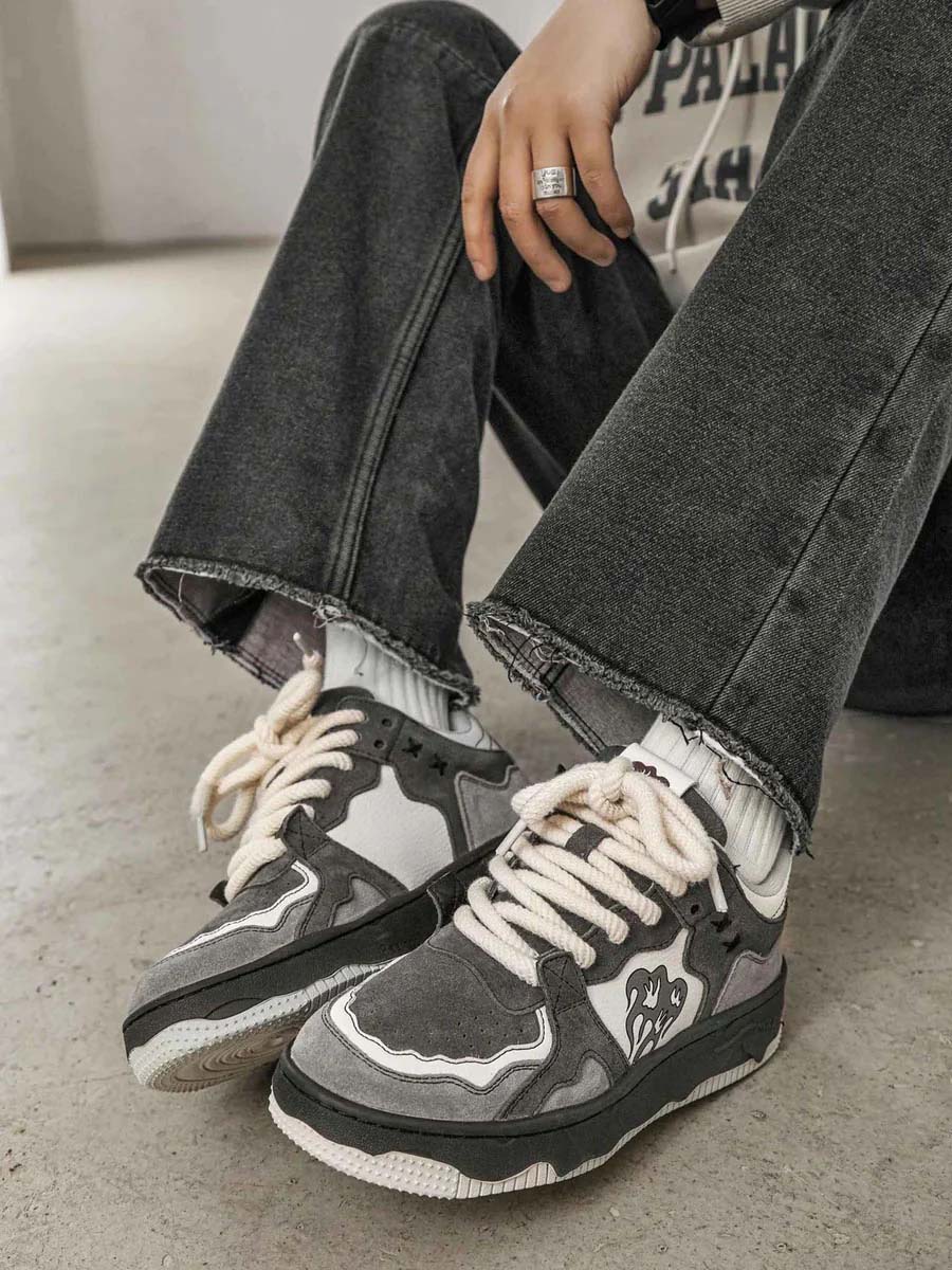 Vintage Men's Skate Shoes, Retro Gray Design, Comfortable Fit, Eco-Friendly Materials, Perfect for Everyday Wear-2