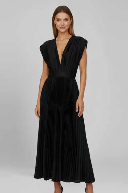 Light women's dress - v-neck pleated sleeveless, polyester, casual wear for summer events