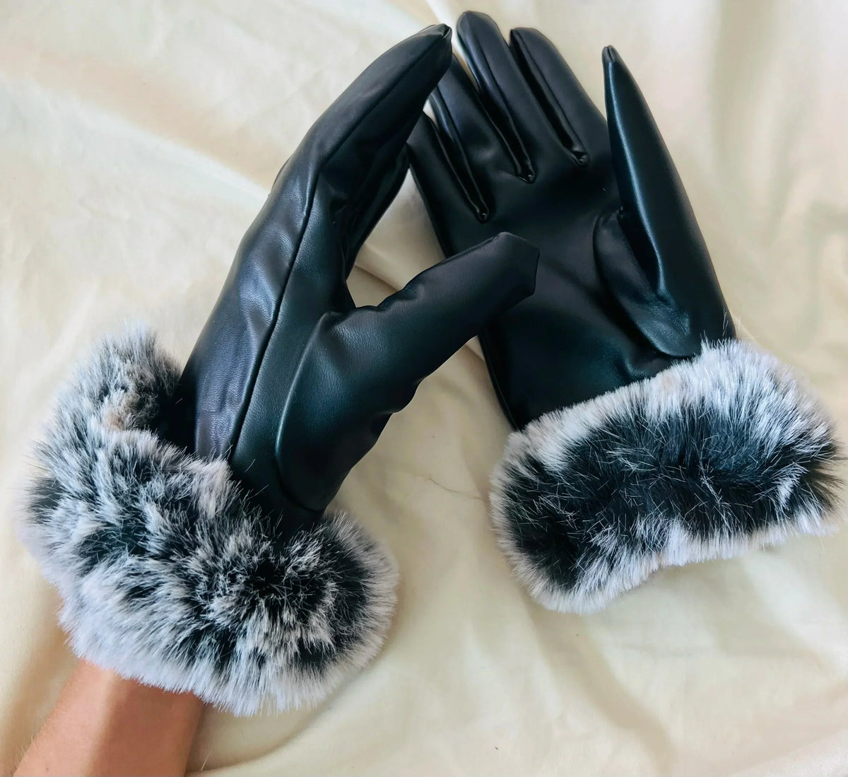 Women's Warm Leather Gloves - Faux Fur Cuff, Touchscreen